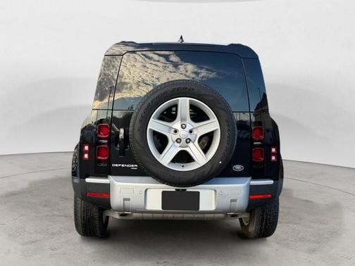 2023 Land Rover Defender 110 SE