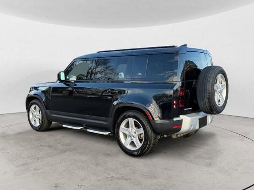 2023 Land Rover Defender 110 SE