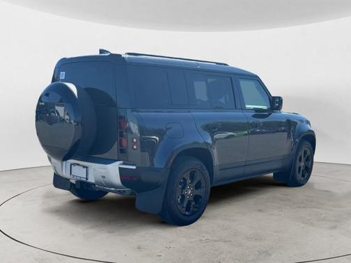 2025 Land Rover Defender 110 P300