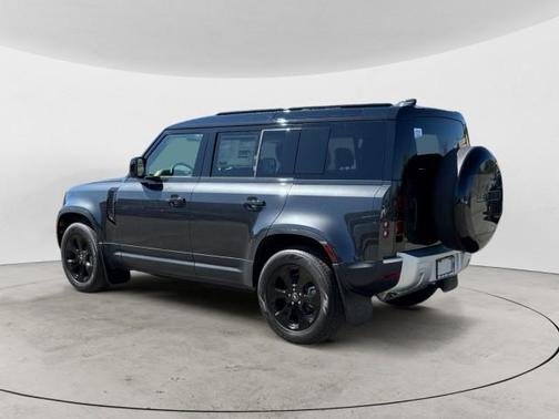 2025 Land Rover Defender 110 P300