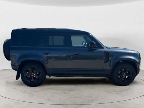 2025 Land Rover Defender 110 P300