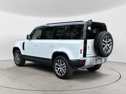 2025 Land Rover Defender 110 P300