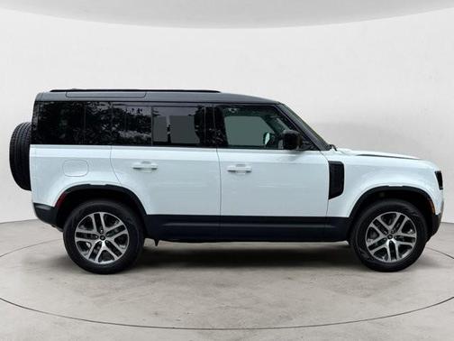2025 Land Rover Defender 110 P300