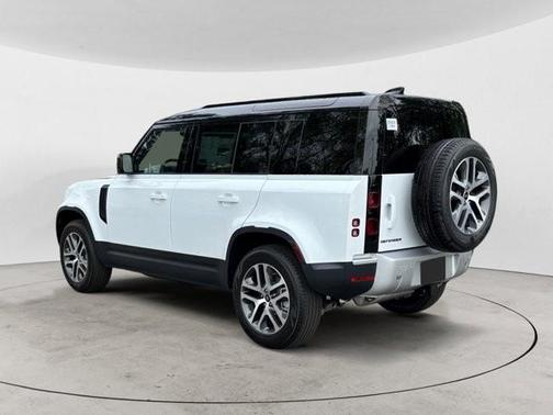 2025 Land Rover Defender 110 P300