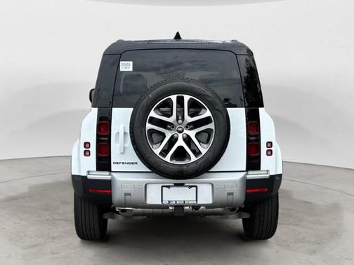2025 Land Rover Defender 110 P300