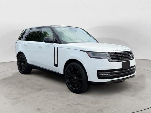 Fuji White 2025 Land Rover Range Rover P400 SE