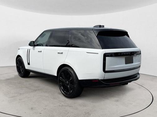 Fuji White 2025 Land Rover Range Rover P400 SE
