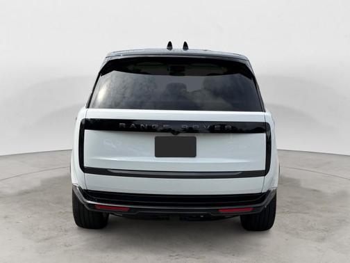 Fuji White 2025 Land Rover Range Rover P400 SE
