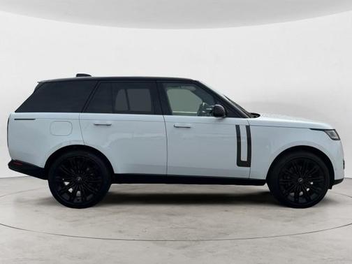 Fuji White 2025 Land Rover Range Rover P400 SE