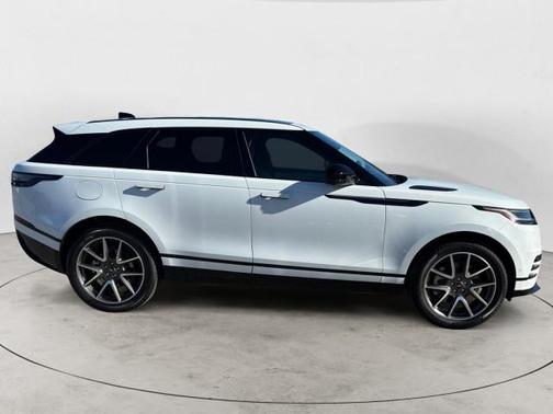 2026 Land Rover Range Rover Velar P250 SE R-Dynamic