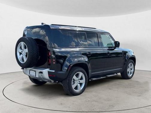 2025 Land Rover Defender 110 P400 S
