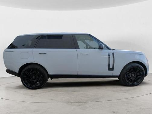 2025 Land Rover Range Rover P530 SE 7 Seat