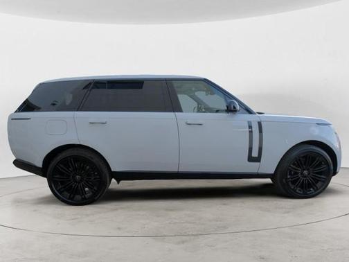 2025 Land Rover Range Rover P530 SE 7 Seat