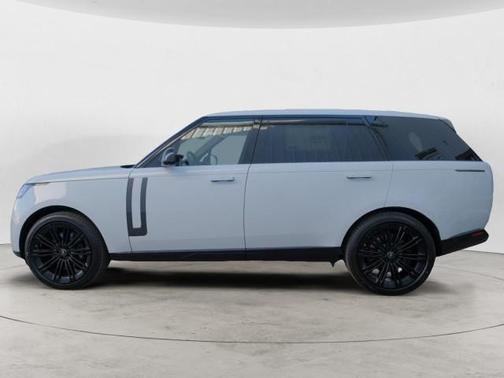 2025 Land Rover Range Rover P530 SE 7 Seat