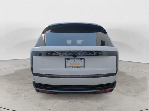 2025 Land Rover Range Rover P530 SE 7 Seat