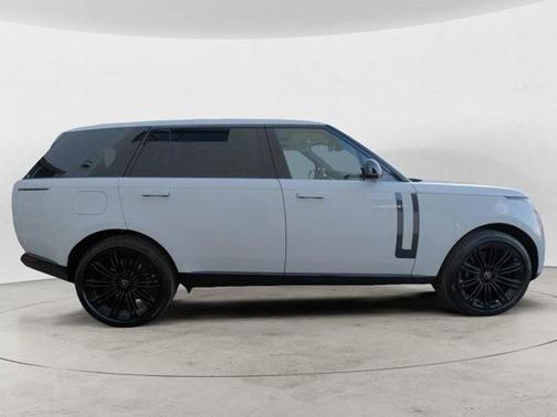 2025 Land Rover Range Rover P530 SE 7 Seat