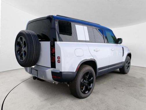 2025 Land Rover Defender 110 P300
