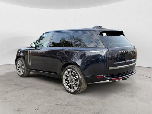 2026 Land Rover Range Rover P400 SE
