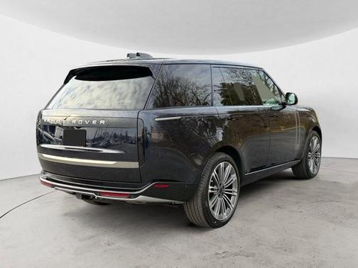 2026 Land Rover Range Rover P400 SE