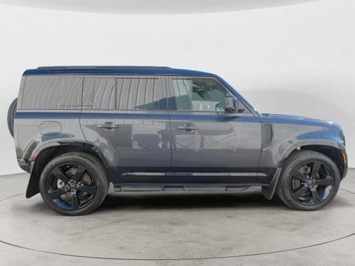 2025 Land Rover Defender 110 P400 X-Dynamic SE