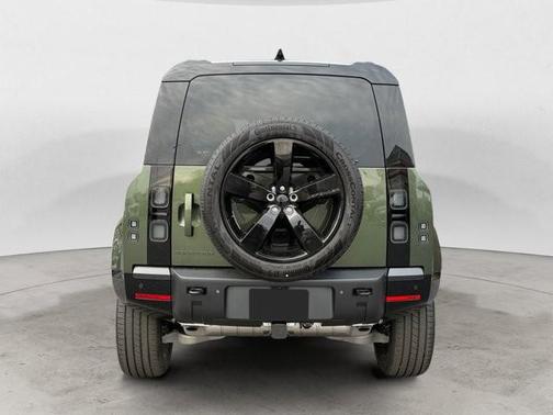 2026 Land Rover Defender P400 X-Dynamic SE