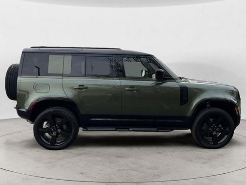 2026 Land Rover Defender P400 X-Dynamic SE