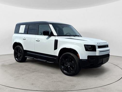 2025 Land Rover Defender 110 V8