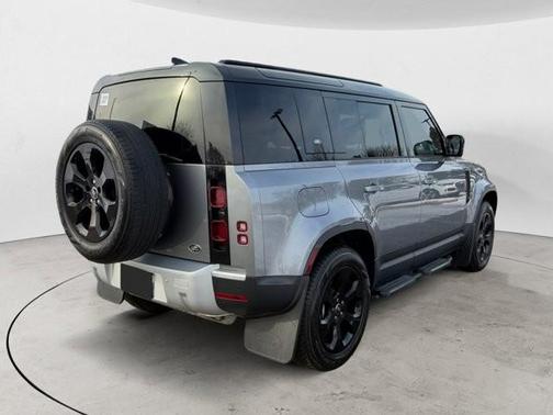 2023 Land Rover Defender 110 SE