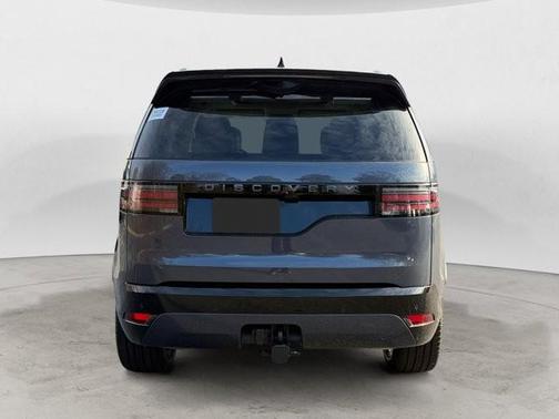 Varesine Blue Metallic 2026 Land Rover Discovery Dynamic SE