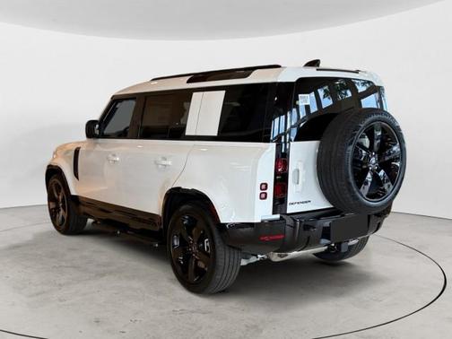 2025 Land Rover Defender 110 P400 X-Dynamic SE
