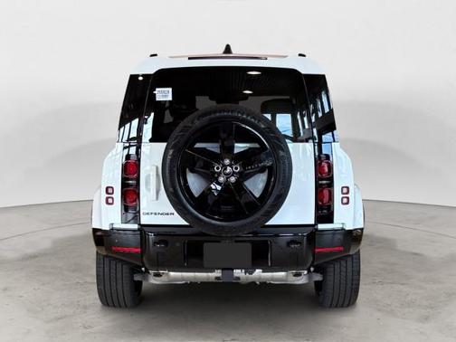 2025 Land Rover Defender 110 P400 X-Dynamic SE