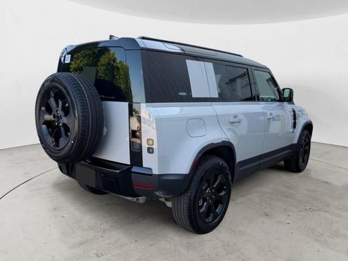 Borasco Grey Metallic 2026 Land Rover Defender P300 S
