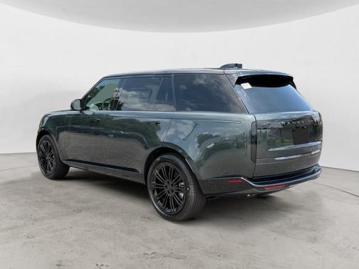 Belgravia Green Metallic 2026 Land Rover Range Rover P530 SE 7 Seat