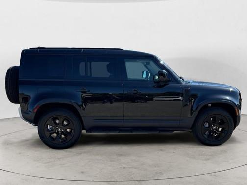 2025 Land Rover Defender 110 P300