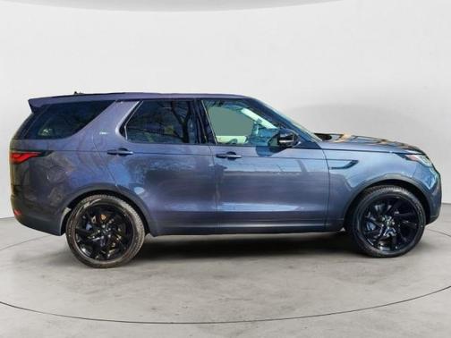 2024 Land Rover Discovery P300 S