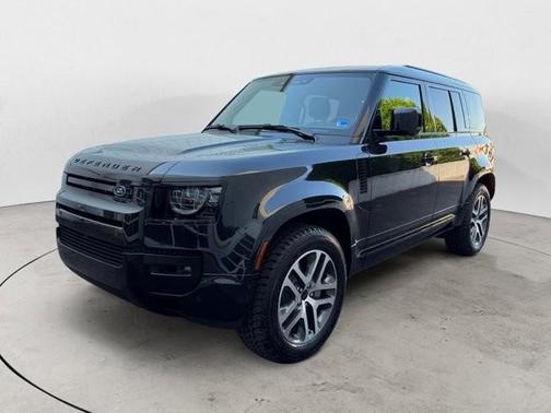 Santorini Black Metallic 2026 Land Rover Defender P400 X-Dynamic SE