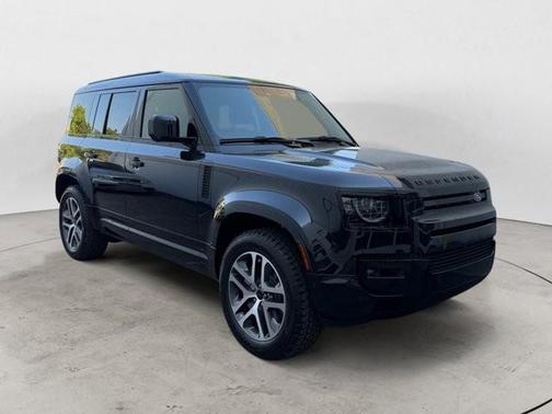 Santorini Black Metallic 2026 Land Rover Defender P400 X-Dynamic SE