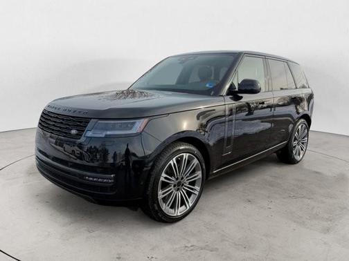 Santorini Black Metallic 2026 Land Rover Range Rover P400 SE