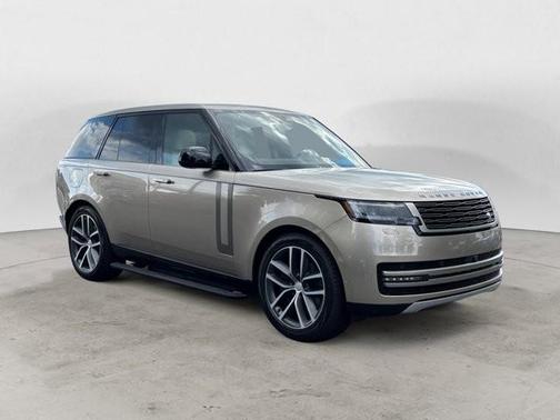2025 Land Rover Range Rover P550e SE