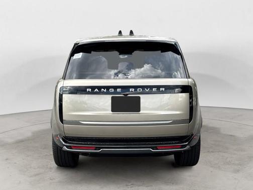 2025 Land Rover Range Rover P550e SE