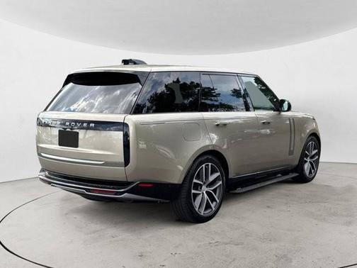 2025 Land Rover Range Rover P550e SE