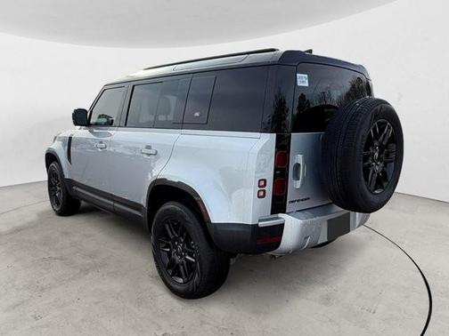 2024 Land Rover Defender 110 P300