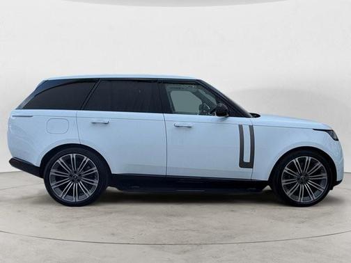 WHITE 2025 Land Rover Range Rover P530 SE