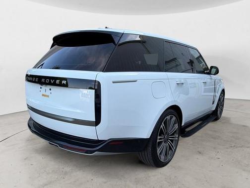 WHITE 2025 Land Rover Range Rover P530 SE