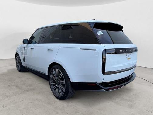 WHITE 2025 Land Rover Range Rover P530 SE