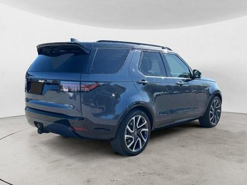 2025 Land Rover Discovery P300 Dynamic SE