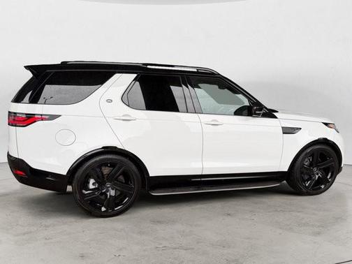 Fuji White 2025 Land Rover Discovery P360 Dynamic SE