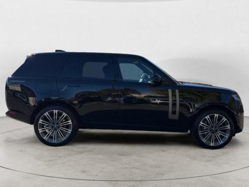 Santorini Black Metallic 2023 Land Rover Range Rover P400 SE