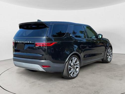 2024 Land Rover Discovery P300 S