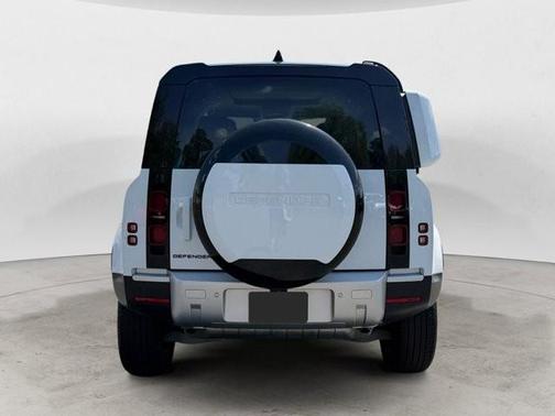 Fuji White 2024 Land Rover Defender 110 P300